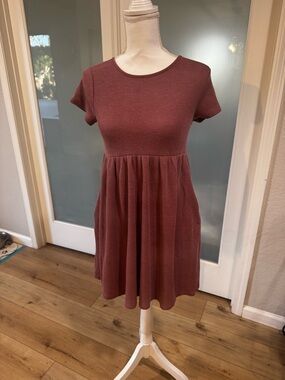 Wild Fable rust maroon short sleeved baby doll mini dress, waffle pattern, S.